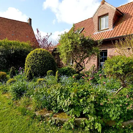Vakantiehuis Cozy Holiday In With Terrace Hondschoote