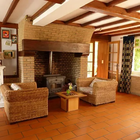 Cozy Holiday In With Terrace Vakantiehuis
