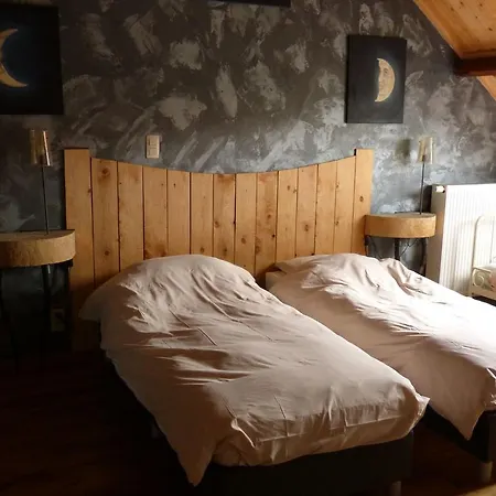 Vakantiehuis Cozy Holiday In With Terrace Hondschoote