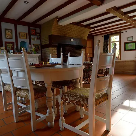 Vakantiehuis Cozy Holiday In With Terrace Hondschoote